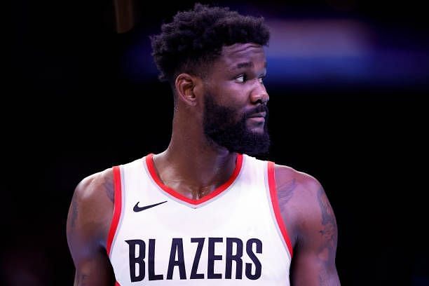 What is Deandre Ayton's vertical?